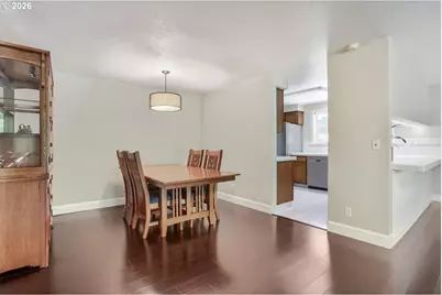 2705 SE Hicklin Ct, Troutdale, OR 97060 - Photo 9