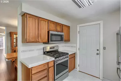 2705 SE Hicklin Ct, Troutdale, OR 97060 - Photo 13