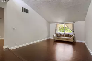 2705 SE Hicklin Ct, Troutdale, OR 97060 - Photo 5