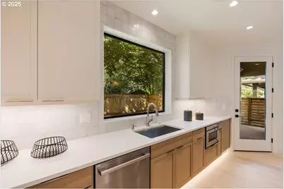 990 Lund St, Lake Oswego, OR 97034 - Photo 17