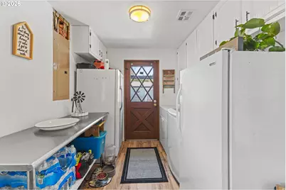 100 W 17th St, Coquille, OR 97423 - Photo 3