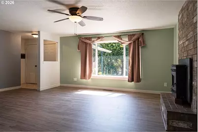 2063 NE 9th Pl, Hillsboro, OR 97124 - Photo 9