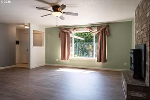 2063 NE 9th Pl, Hillsboro, OR 97124 - Photo 9