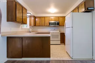 2063 NE 9th Pl, Hillsboro, OR 97124 - Photo 13