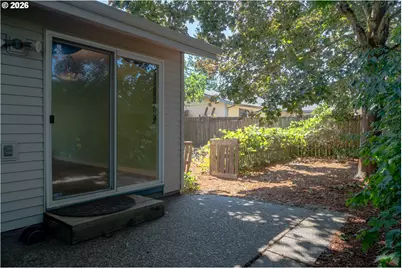 2063 NE 9th Pl, Hillsboro, OR 97124 - Photo 31