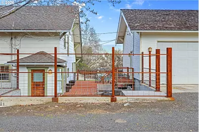 916 Kelly Ave, The Dalles, OR 97058 - Photo 9