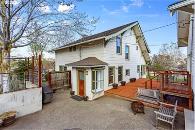 916 Kelly Ave, The Dalles, OR 97058 - Photo 3