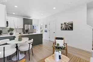 6916 N Swift St, Portland, OR 97203 - Photo 9