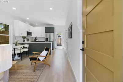 6916 N Swift St, Portland, OR 97203 - Photo 5