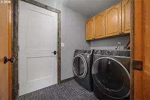 620 SE 11th Cir, Troutdale, OR 97060 - Photo 11