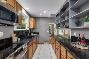 2225 N Humboldt St, Portland, OR 97217 - Photo 15