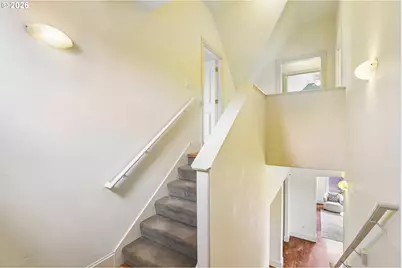 905 NE Holman St, Portland, OR 97211 - Photo 15