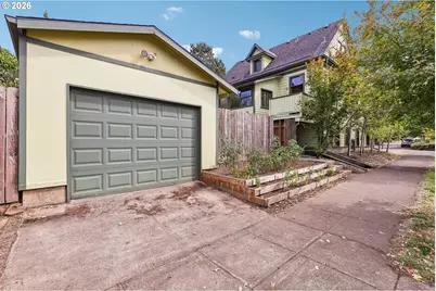 905 NE Holman St, Portland, OR 97211 - Photo 31