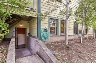 905 NE Holman St, Portland, OR 97211 - Photo 21