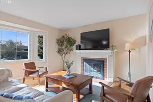 11047 SE Cherry Blossom Dr, Portland, OR 97216 - Photo 3