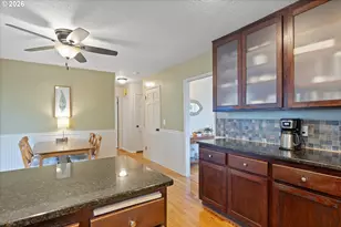 11047 SE Cherry Blossom Dr, Portland, OR 97216 - Photo 11