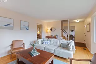 11047 SE Cherry Blossom Dr, Portland, OR 97216 - Photo 5