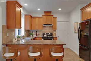 3853 SE 181st Pl, Portland, OR 97236 - Photo 7