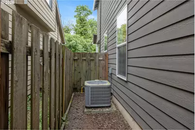 9217 N Macrum Ave, Portland, OR 97203 - Photo 35