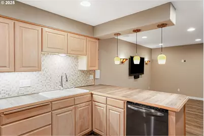 1116 NE Irvine St, McMinnville, OR 97128 - Photo 9