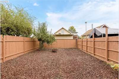 1116 NE Irvine St, McMinnville, OR 97128 - Photo 27