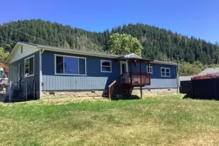 370 Gael Ln, Myrtle Creek, OR 97457 - Photo 1