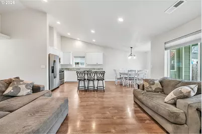 632 N 5th St, Creswell, OR 97426 - Photo 11