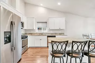 632 N 5th St, Creswell, OR 97426 - Photo 13