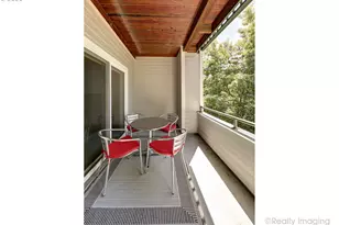 305 S Montgomery St, Portland, OR 97201 - Photo 17