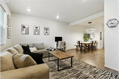 627 NE 72nd St, Vancouver, WA 98665 - Photo 3