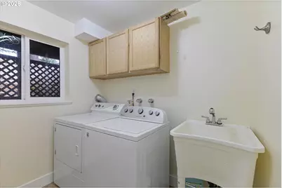 18665 NW Tolovana St, Portland, OR 97229 - Photo 21