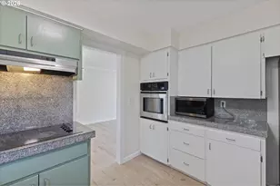 18665 NW Tolovana St, Portland, OR 97229 - Photo 7