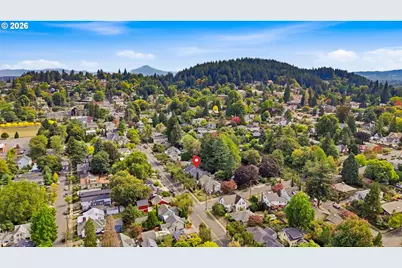 5558 SE Stark St, Portland, OR 97215 - Photo 37