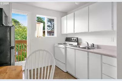 1260 10th St #11, Florence, OR 97439 - Photo 11