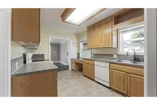 1901 Long St, Sweet Home, OR 97386 - Photo 3