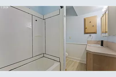 1901 Long St, Sweet Home, OR 97386 - Photo 9