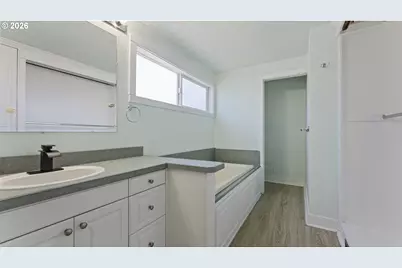 1901 Long St, Sweet Home, OR 97386 - Photo 17