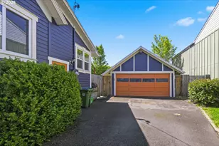 349 S 6th St, Cottage Grove, OR 97424 - Photo 3