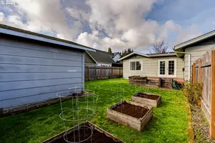 525 10th St, Springfield, OR 97477 - Photo 45