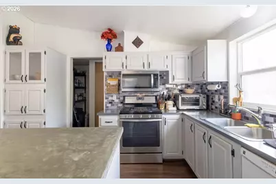 2213 Gekeler Ln, La Grande, OR 97850 - Photo 5