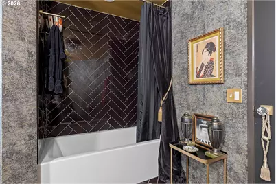 1420 NW Lovejoy St #327, Portland, OR 97209 - Photo 19