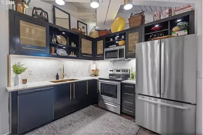 1420 NW Lovejoy St #327, Portland, OR 97209 - Photo 3