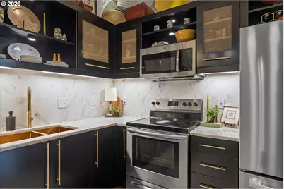 1420 NW Lovejoy St #327, Portland, OR 97209 - Photo 5