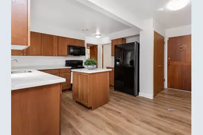 9310 SW 18th Pl, Portland, OR 97035 - Photo 9