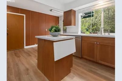 9310 SW 18th Pl, Portland, OR 97035 - Photo 11
