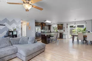 108 Jensen Ct, Roseburg, OR 97471 - Photo 5