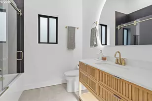 10000 SW 25th Ave, Portland, OR 97219 - Photo 25