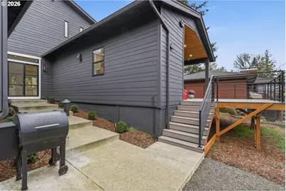 10000 SW 25th Ave, Portland, OR 97219 - Photo 29