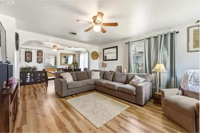 120 SE 11th Ave, Milton-Freewater, OR 97862 - Photo 5