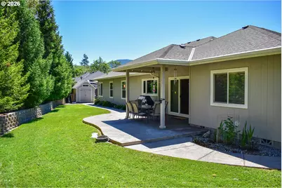 799 Three Pines Rd, Grants Pass, OR 97526 - Photo 25
